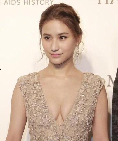 郑恺亲baby胸的的照片